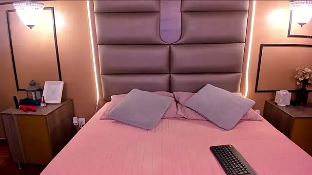 CAYLINCOLLINS online show from February 2025 03:21:02 AM