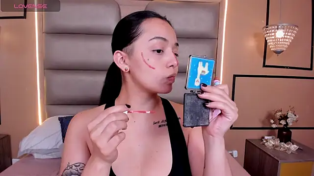 CAYLINCOLLINS online show from November 2025 03:26:02 AM