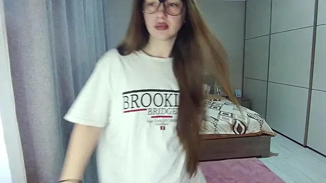 singletrouble online show from March 2026 04:57:02 AM