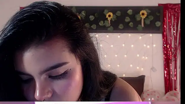 saray  jones online show from February 2025 08:15:02 PM