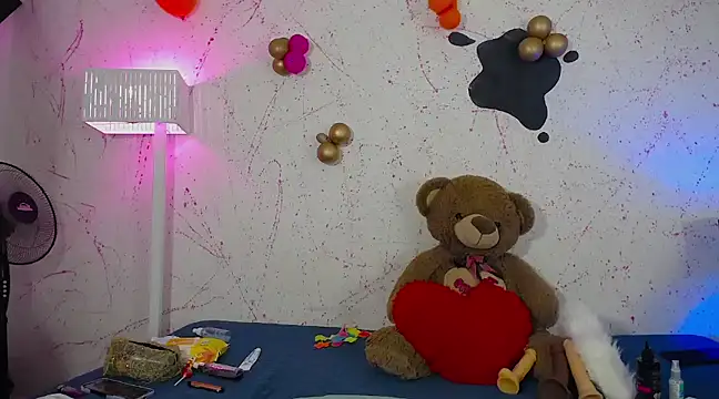 queen violet  online show from January 2025 08:49:02 PM