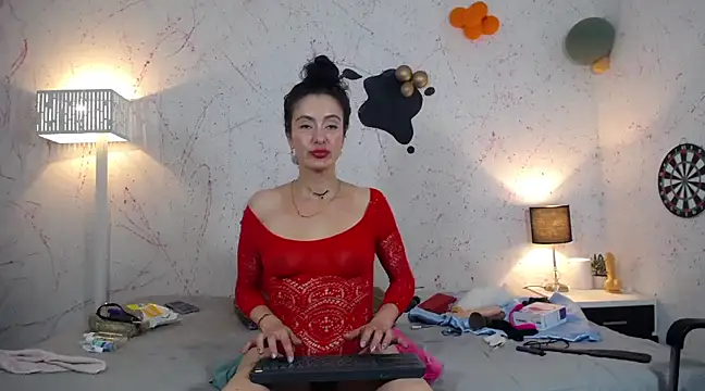 queen violet  online show from February 2025 06:48:01 AM