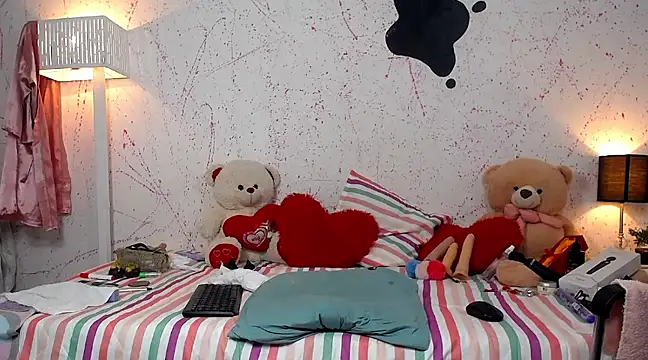 queen violet  online show from February 2025 01:31:01 AM