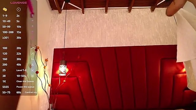 Freya and Freyr online show from February 2025 08:03:01 PM