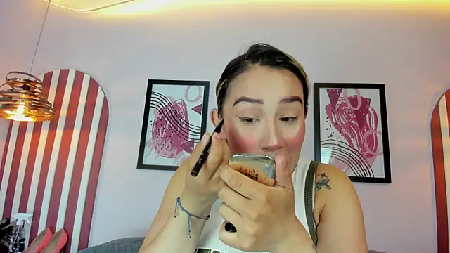 Lannajansen online show from September 2025 01:45:01 PM