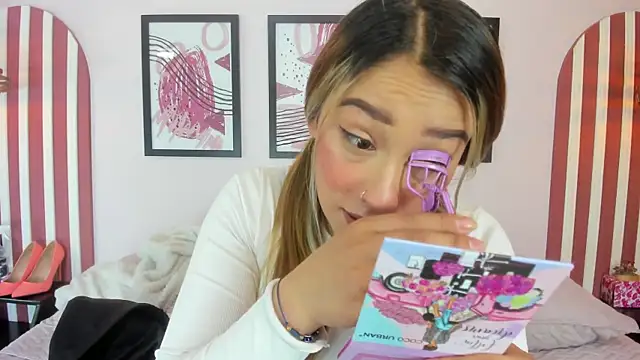 Lannajansen online show from September 2025 12:41:01 PM