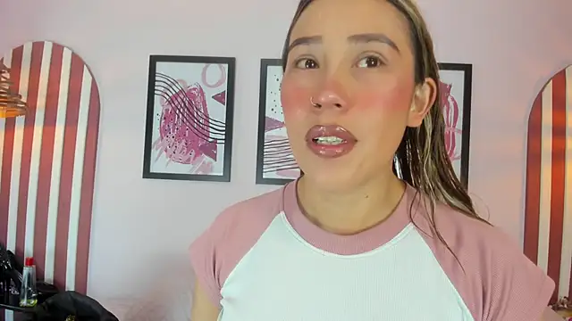 Lannajansen online show from September 2025 01:49:02 PM