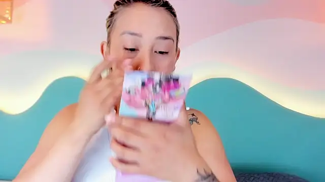 Lannajansen online show from November 2025 01:11:01 PM