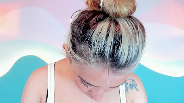 Lannajansen online show from December 2025 04:35:01 PM