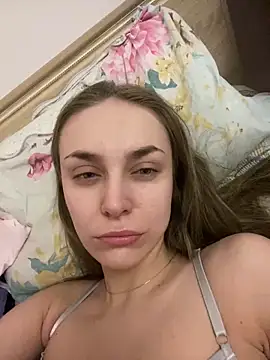 White Lu online show from February 2025 09:33:02 PM