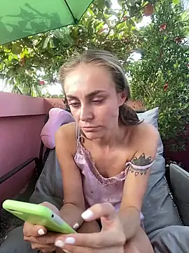 Snapshot of White_Lu chatting on February 2026 02:37:02 AM White Lu online show from February 2026 02:37:02 AM