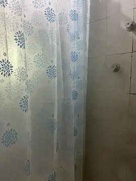 paullliliu online show from February 2026 10:54:01 PM