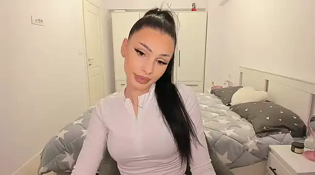 HelenShawn online show from March 2025 08:43:01 PM