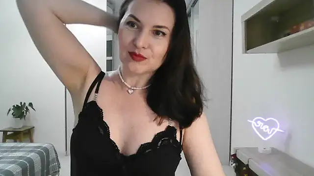 Victoria Glam online show from January 2025 05:02:02 PM