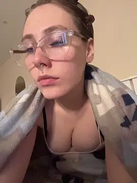 Molli Luv online show from November 2025 01:01:02 PM