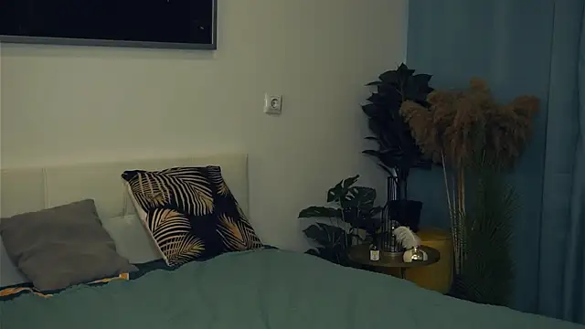 VeronaCritchlow online show from March 2025 10:44:02 AM