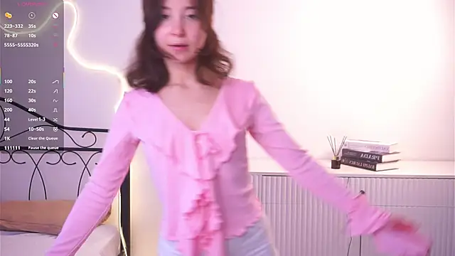 VeronaCritchlow online show from March 2026 07:09:02 AM