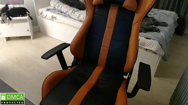 crystalyss online show from March 2025 01:30:02 AM