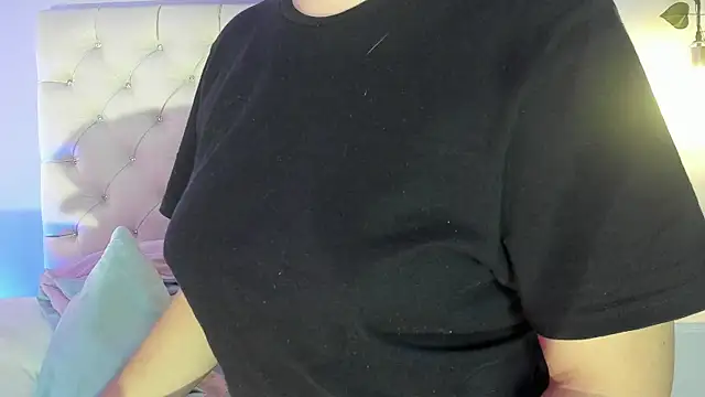 Hannah Jonhson online show from February 2025 03:45:02 AM