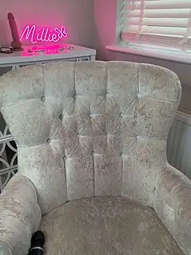 MakemeMillie1 online show from November 2025 07:18:02 AM