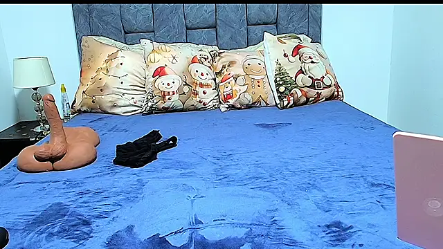 MeganCrow online show from November 2025 05:38:01 PM