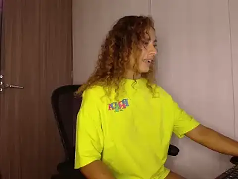 Snapshot of Zoedaniels chatting on February 2025 07:21:01 AM Zoedaniels online show from February 2025 07:21:01 AM