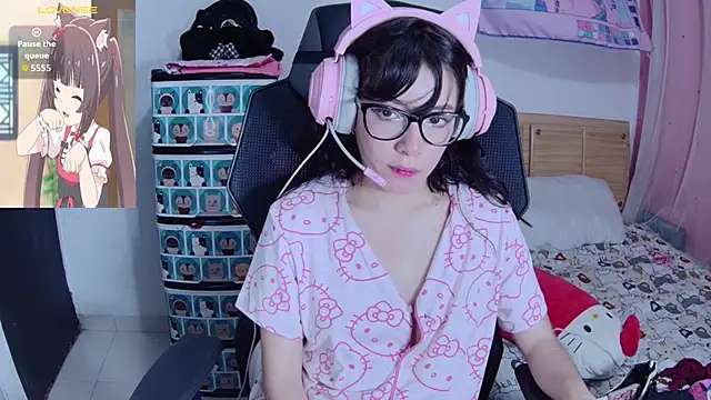 Yuna pinkk online show from October 2025 04:02:02 AM