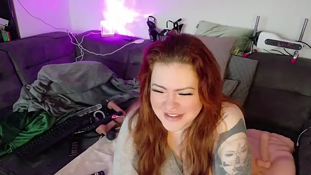 Snapshot of AnastasiaCumowa chatting on November 2025 09:01:02 AM AnastasiaCumowa online show from November 2025 09:01:02 AM