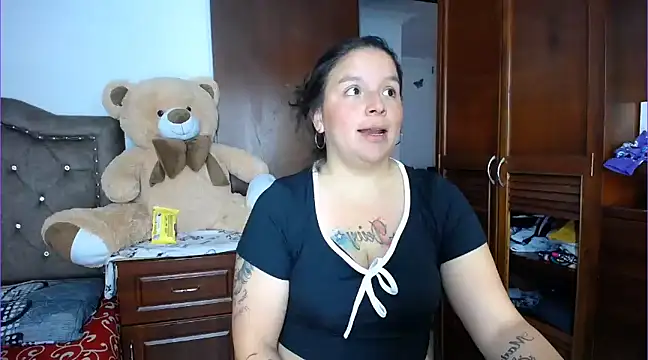 Snapshot of Kristin_milk chatting on March 2025 12:33:02 PM Kristin milk online show from March 2025 12:33:02 PM