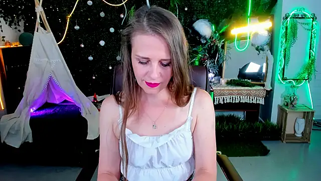 Snapshot of EmiliaBedy chatting on May 2026 09:17:02 AM EmiliaBedy online show from May 2026 09:17:02 AM