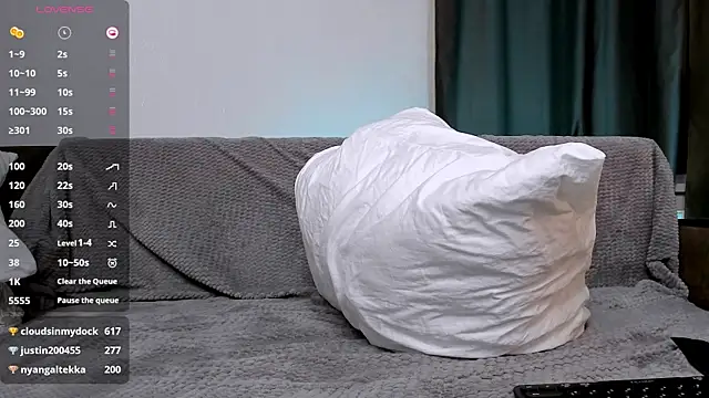 Shiny Jennifer online show from January 2025 10:46:02 PM