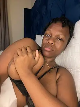 Boneca25 online show from February 2025 06:59:02 PM