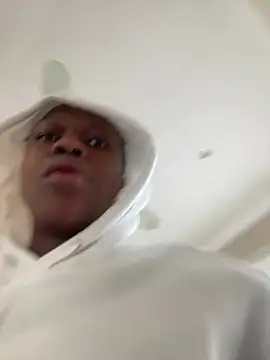 Boneca25 online show from March 2025 02:15:02 PM