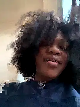 Boneca25 online show from November 2025 04:09:01 PM