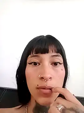 esmeralda06 online show from October 2025 03:40:01 PM