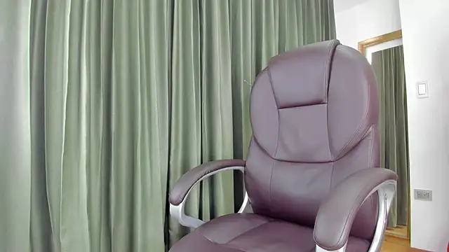 Tombarden online show from March 2025 06:59:02 PM