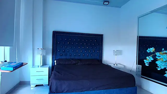 Milu ballmer online show from September 2025 06:54:01 PM