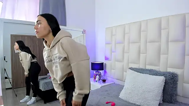 Ariana rouse online show from October 2025 05:20:02 PM