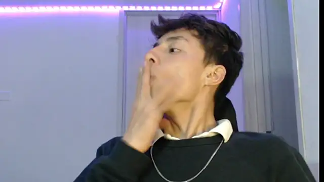 Juanmres online show from October 2025 03:18:02 AM