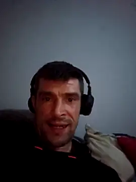 Snapshot of Schkodnik chatting on April 2026 01:06:02 AM Schkodnik online show from April 2026 01:06:02 AM