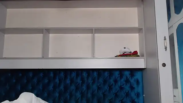 Snapshot of YoungDiva69 chatting on November 2025 07:09:01 AM YoungDiva69 online show from November 2025 07:09:01 AM