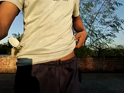 Snapshot of HomeCum chatting on November 2025 10:31:01 AM HomeCum online show from November 2025 10:31:01 AM