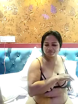 Snapshot of hornysania123 chatting on February 2025 10:06:02 PM hornysania123 online show from February 2025 10:06:02 PM