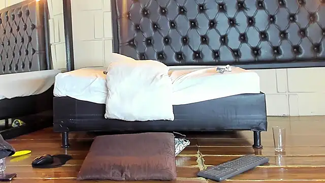 SamanthaMilann online show from March 2025 08:59:01 PM