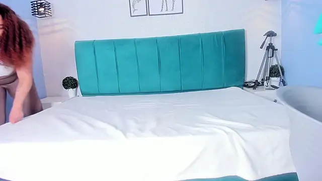 ninna curly online show from November 2025 06:02:02 AM