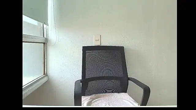 Snapshot of Alaiapink chatting on March 2026 03:28:02 PM Alaiapink online show from March 2026 03:28:02 PM