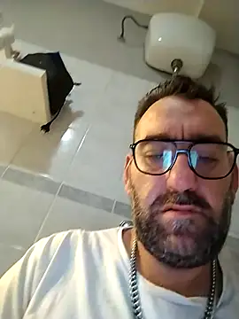 Snapshot of Hardasanut chatting on November 2025 09:04:02 PM Hardasanut online show from November 2025 09:04:02 PM