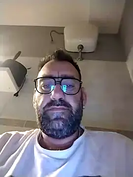 Snapshot of Hardasanut chatting on November 2025 03:54:01 PM Hardasanut online show from November 2025 03:54:01 PM