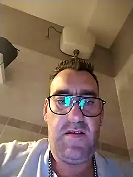 Snapshot of Hardasanut chatting on November 2025 10:53:02 PM Hardasanut online show from November 2025 10:53:02 PM