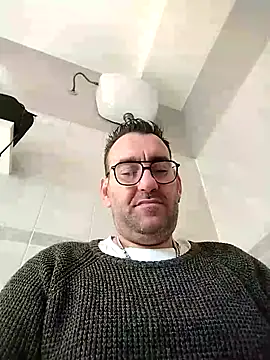 Snapshot of Hardasanut chatting on November 2025 09:52:02 AM Hardasanut online show from November 2025 09:52:02 AM